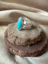 Load image into Gallery viewer, Turquoise Ring Size 8.5

